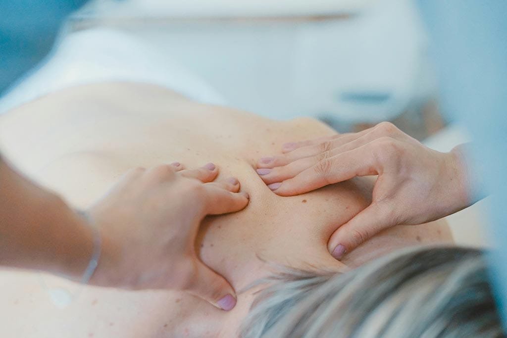 Benefícios da massagem relaxante para o corpo e a mente